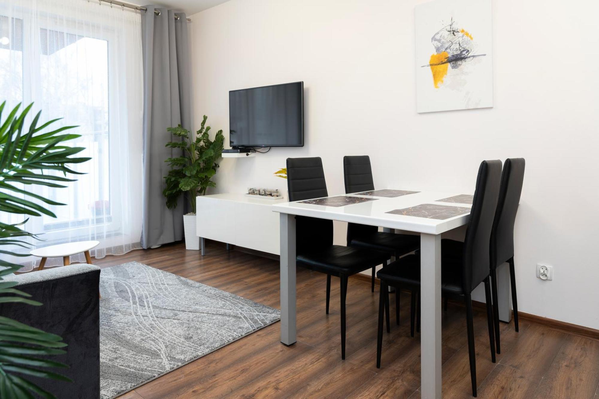 Sunny Bliss Polanki Klonowa, 350m Beach, Pool, Sauna, Gym Apartment