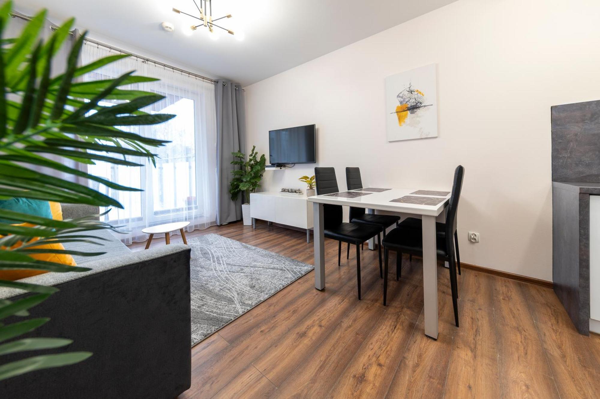 Sunny Bliss Polanki Klonowa, 350m Beach, Pool, Sauna, Gym Apartment *